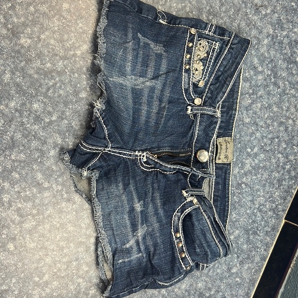 Shorts - Picture 1 of 3